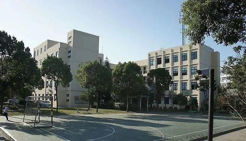 79 小学,初中各自的对口地带79平阳小学,龙茗中学,古美学校的段位