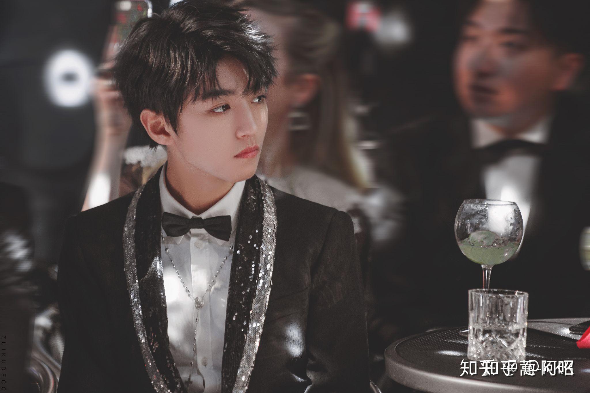 哪位姐妹可以分享一下王俊凯绝美电脑壁纸呀