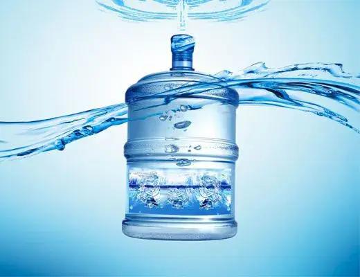 一桶装水生产商用甲醛清洗净水设备被判刑