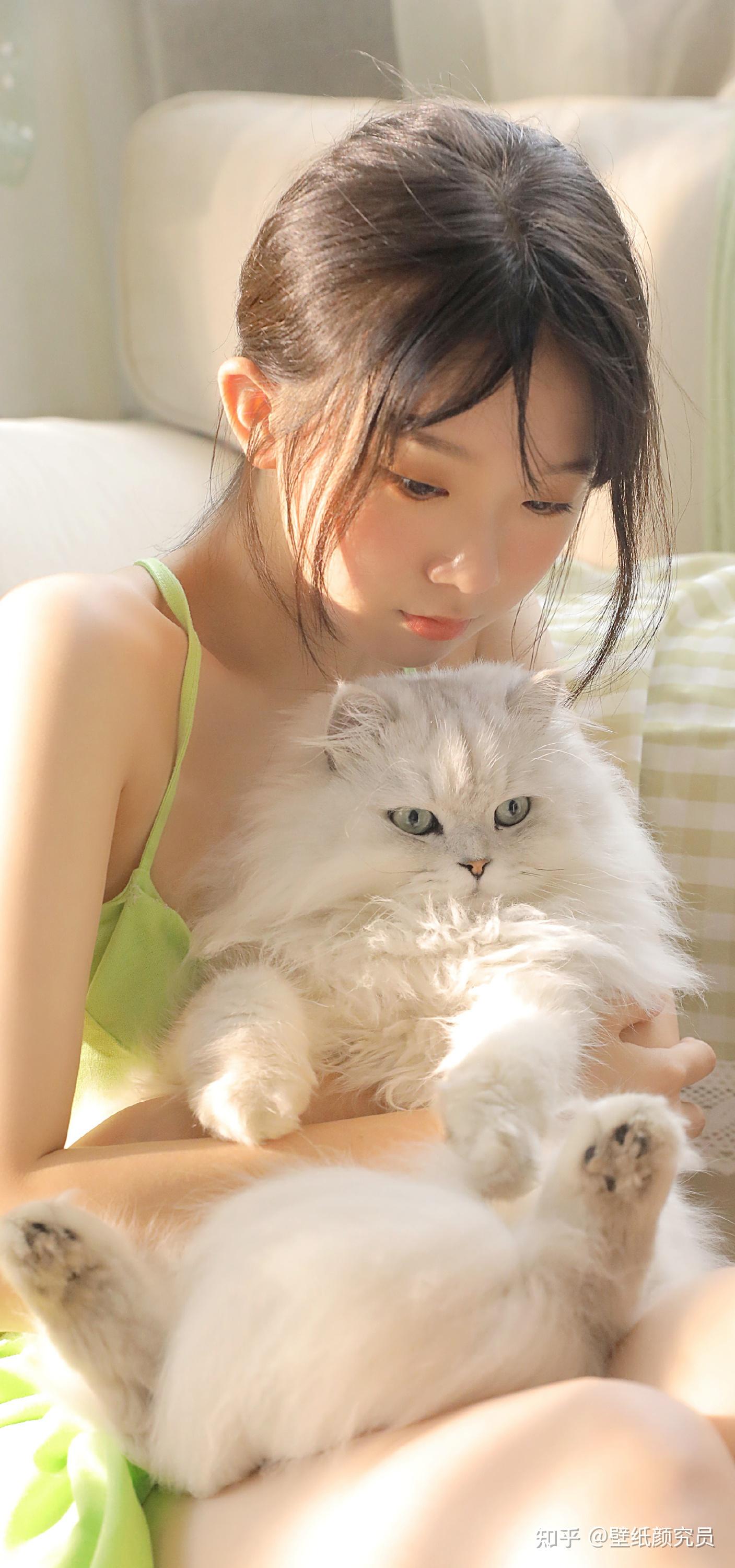 有哪些真人美女壁纸又纯又欲的? - 知乎