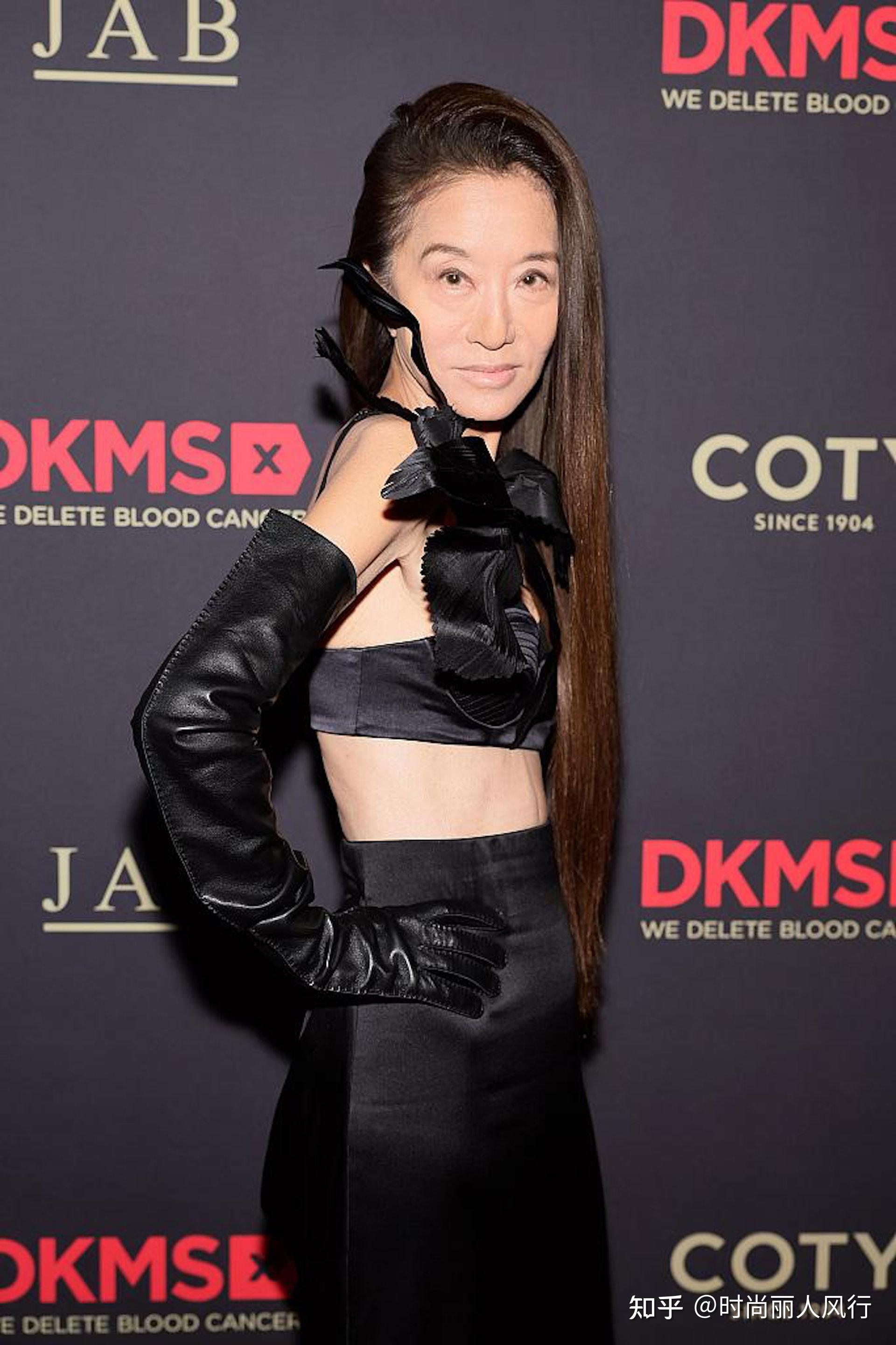 不过让人非常羡慕的是,王薇薇的身材确实是非常紧致