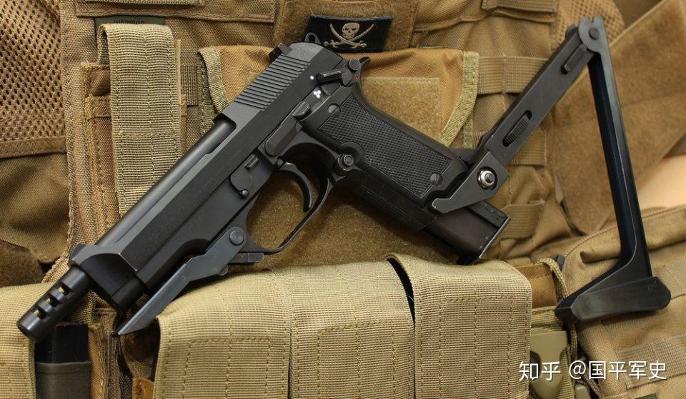 军中的全自动或冲锋手枪
