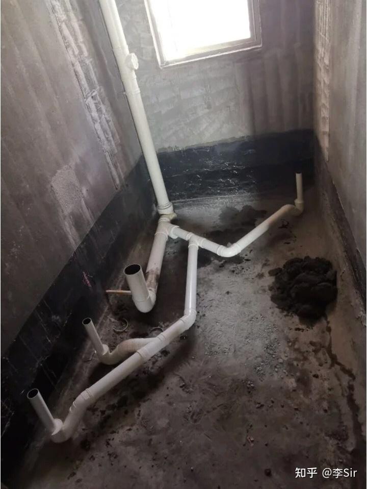 没有存水弯的下水管道基本上都会反味,要是平常不注意清理卫生,脏东西