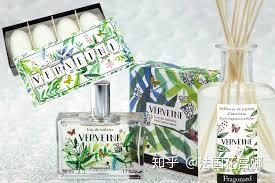 求推荐适合高中生用的香水?