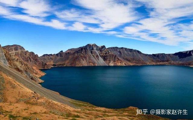 2,选用c线构图展现湖泊局部状态