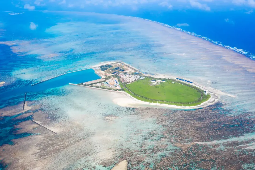 中國南海四大群島之一的西沙群島就位於三沙由永樂群島,宣德群島華光