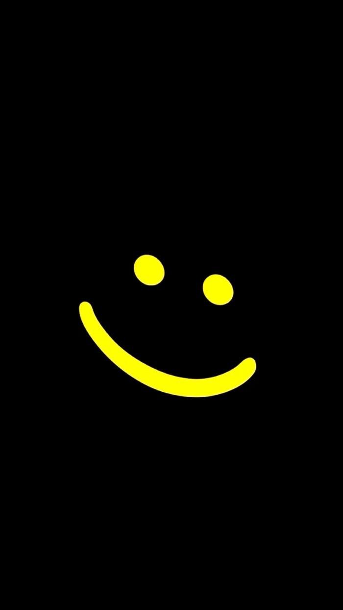 想找一张黑色的壁纸,然后上面有一个笑脸,只有笑脸的那种? - 知乎