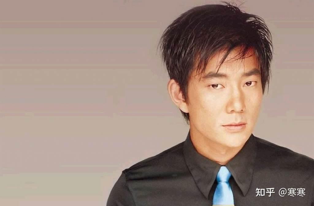 "世纪之交最后一位天王",任贤齐微纪录片首发,男神风采依旧