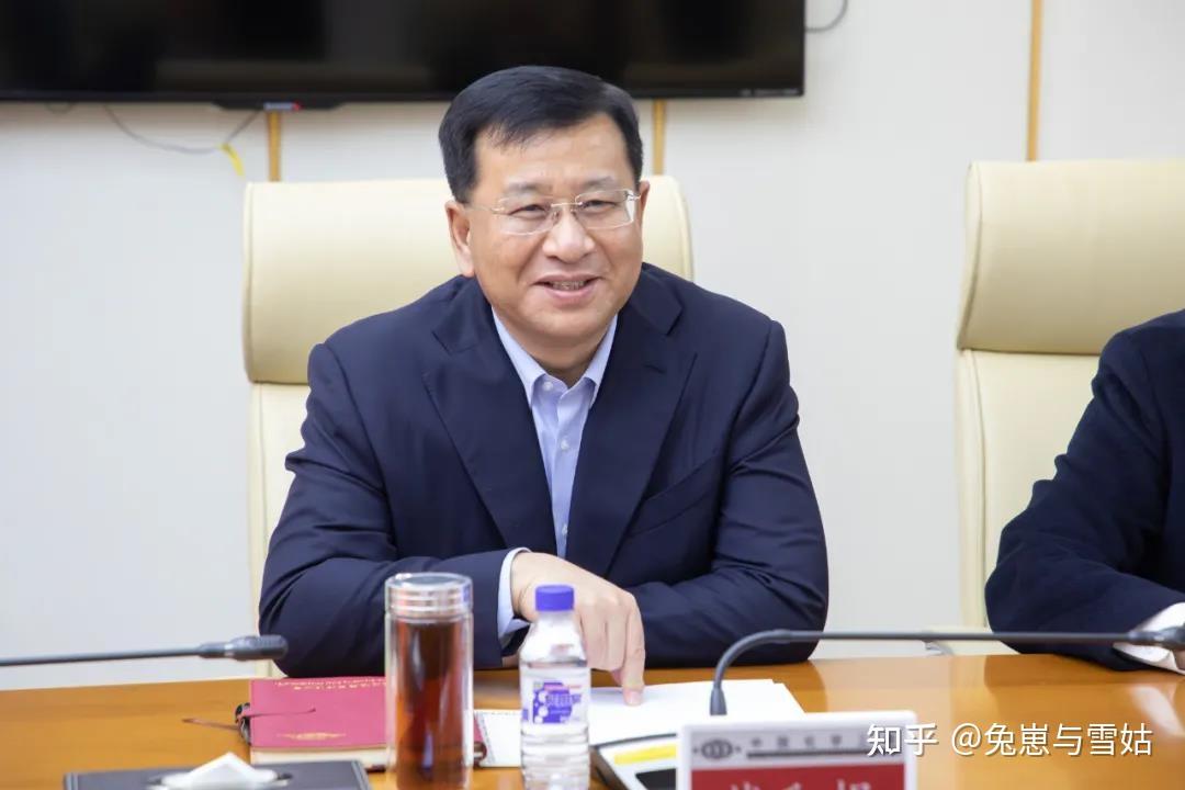 为什么酷骑高唯伟欠几个亿跑路啥事没有而ofo戴威却要成为失信人受限