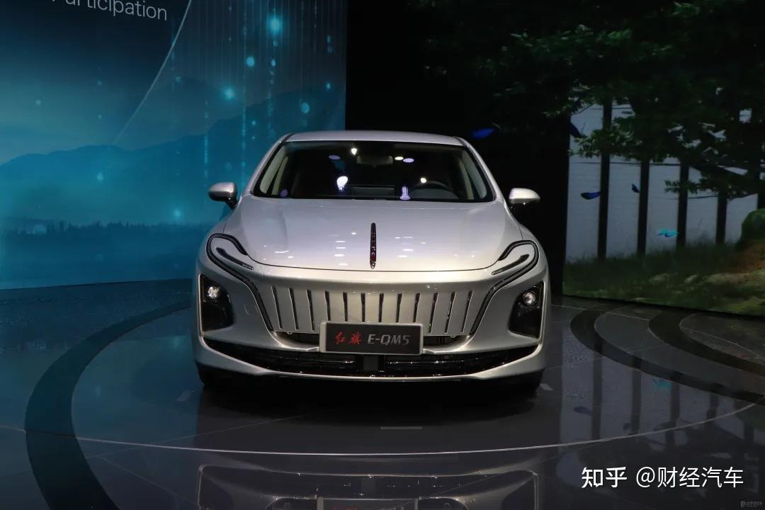 文 | 刘皖媛 郭宇编辑 | 赵成上海车展上,t3出行联合一汽红旗推出的首