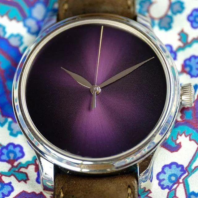 沃斯转发这个黑洞你今天将消耗168kb流量▼| 杂谈栏目 |万表手表交流