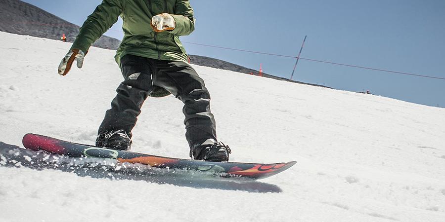snowboard feet