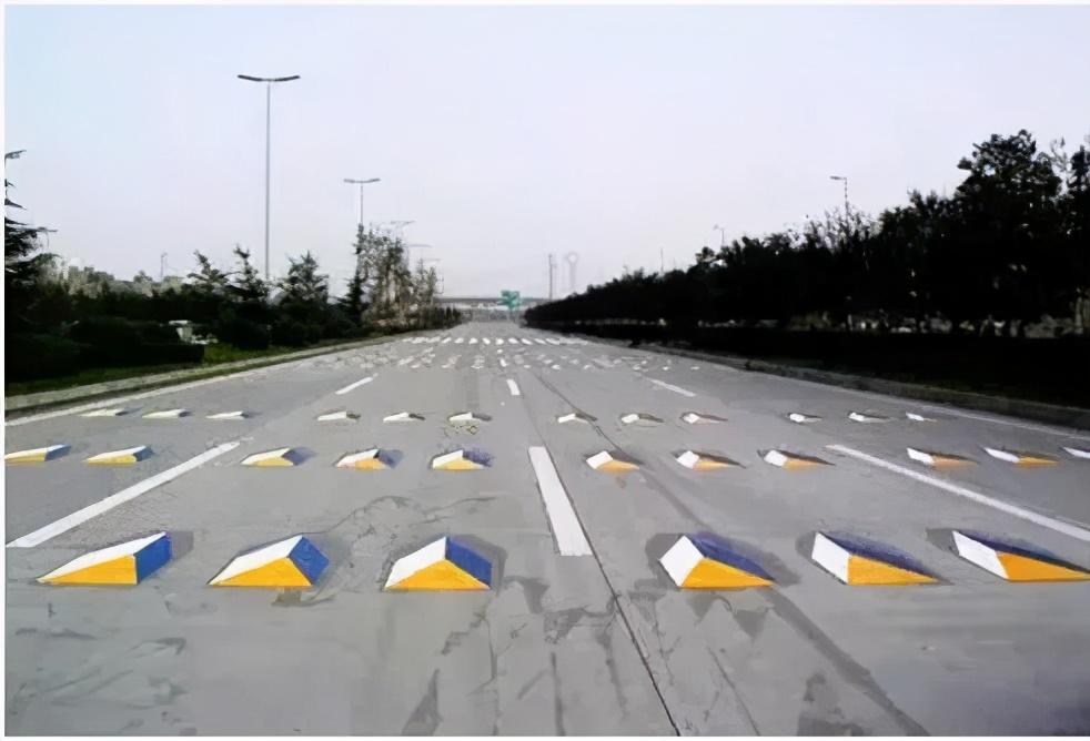 自动驾驶对道路基础设施有什么要求如何看待以下问题