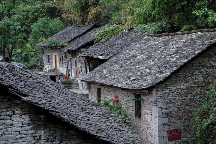 安顺 | 走进21℃的城市,镇宁神秘而静谧的千年古寨——高荡村