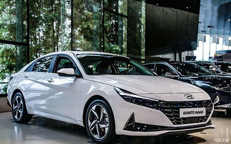 海外实拍现代全新avante帅气颜值让人眼前一亮