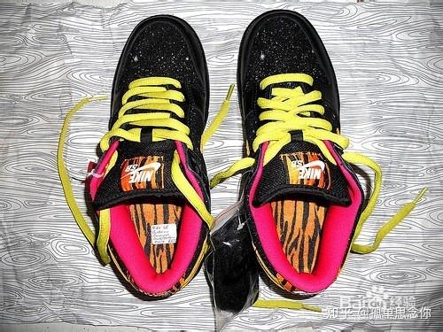 什么样的羽毛球鞋好?