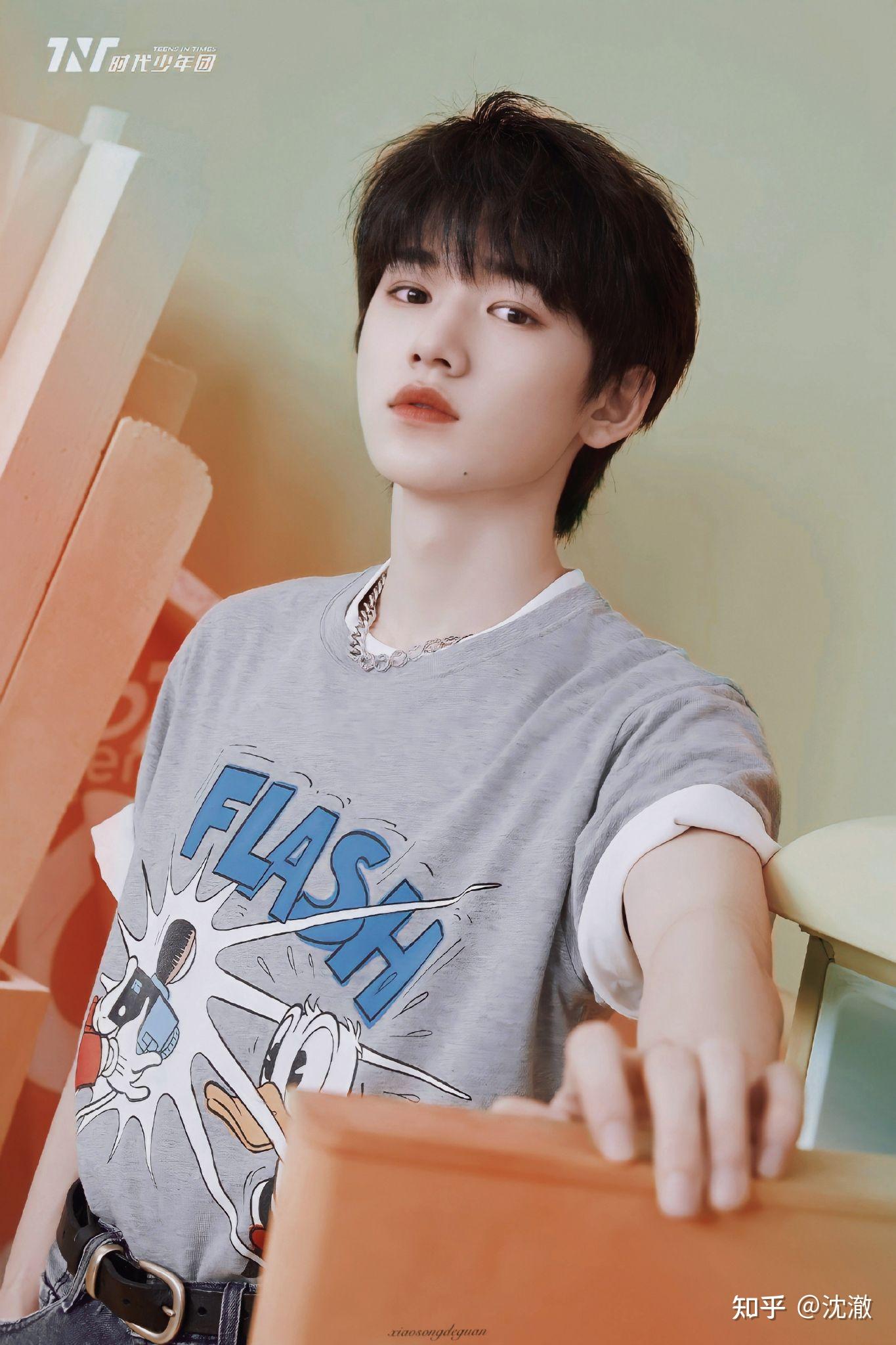 姐妹们有没有关于宋亚轩的绝美高清图啊tnt的也可以哦