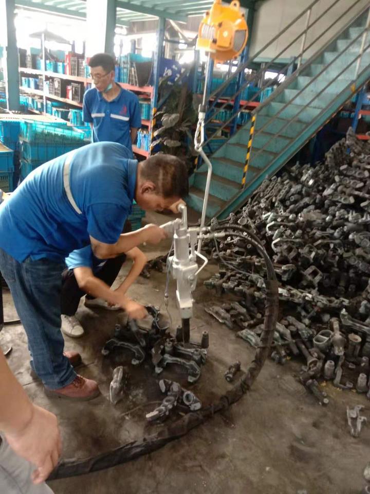 铸件浇冒口分离器 液压铸件浇道击断器 铸造用冒口分离钳厂家 - 知乎