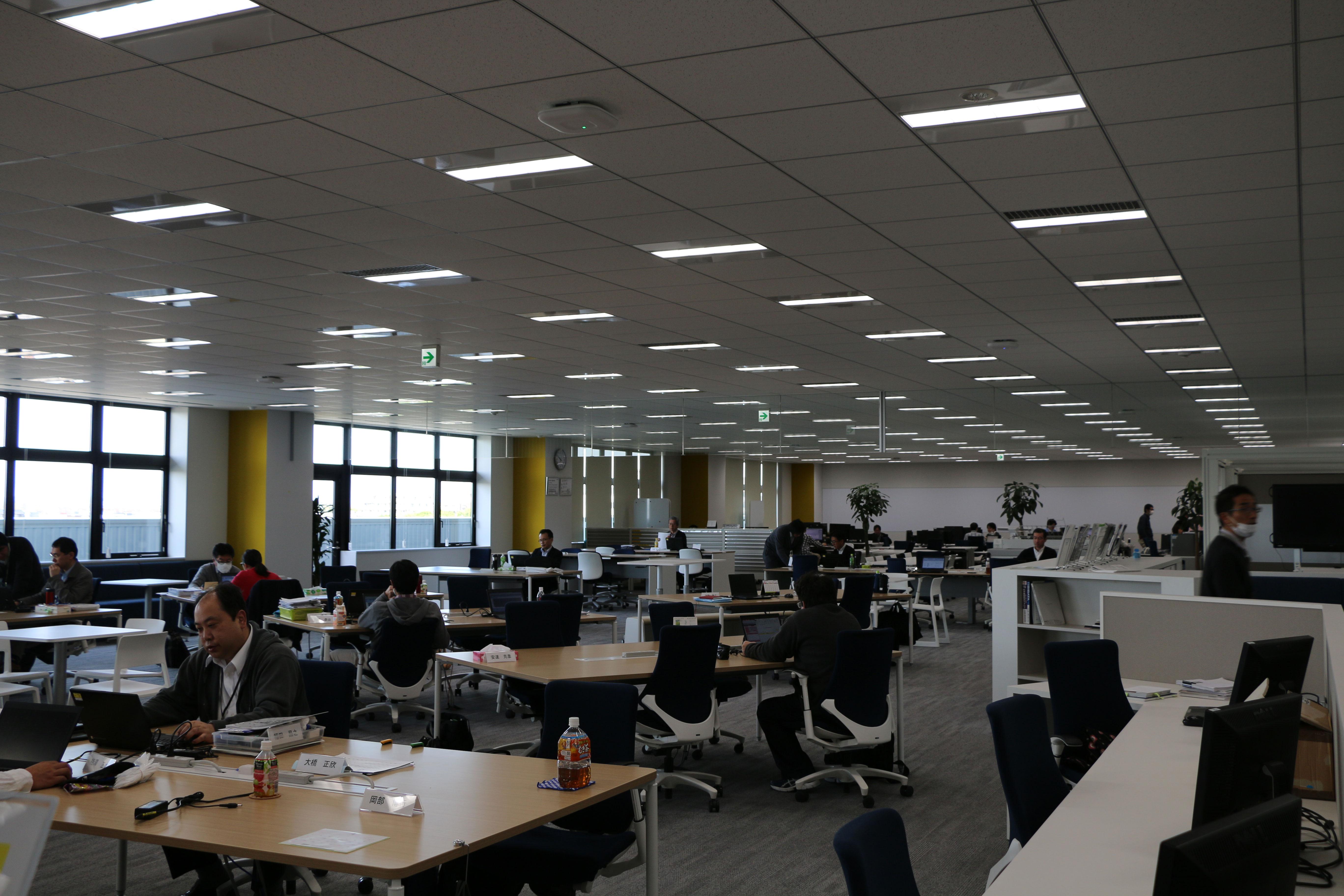 很想知道在大型互联网公司,办公室工作环境是怎样的? - 知乎