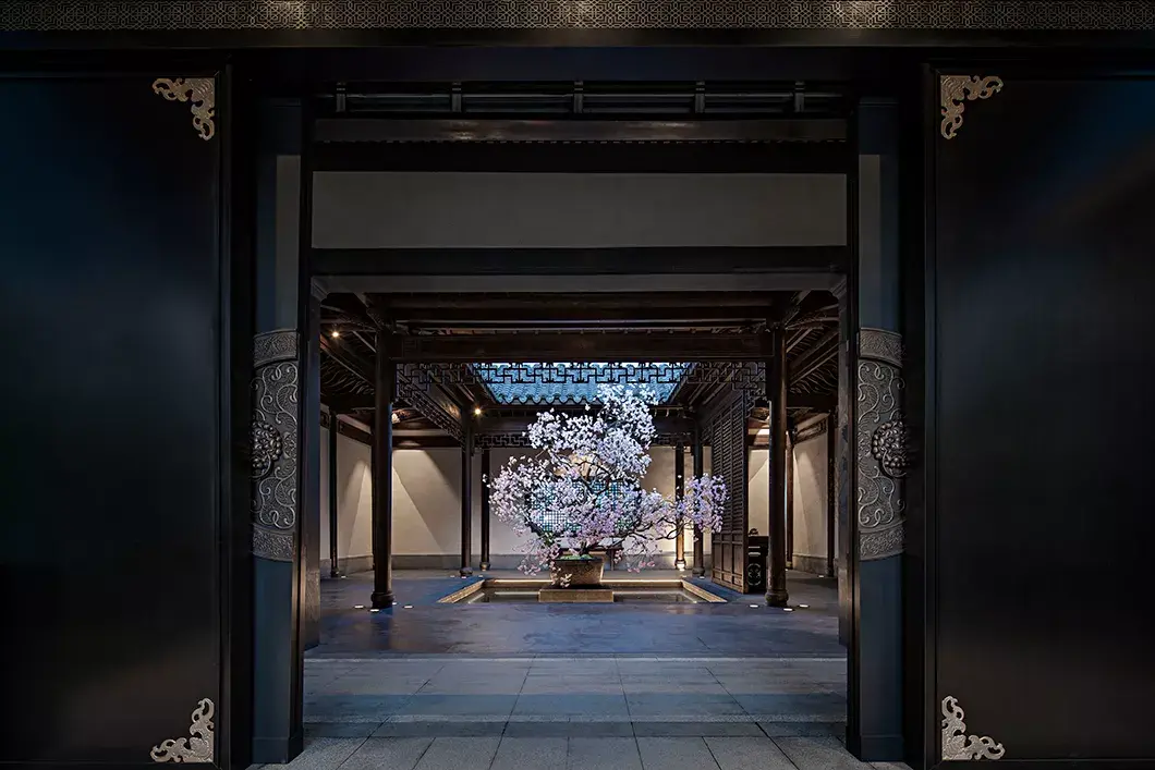 盘石设计 | 吴文粒：700㎡闲庭深院，蓄养云之气，渲意蕴东方！ - 知乎