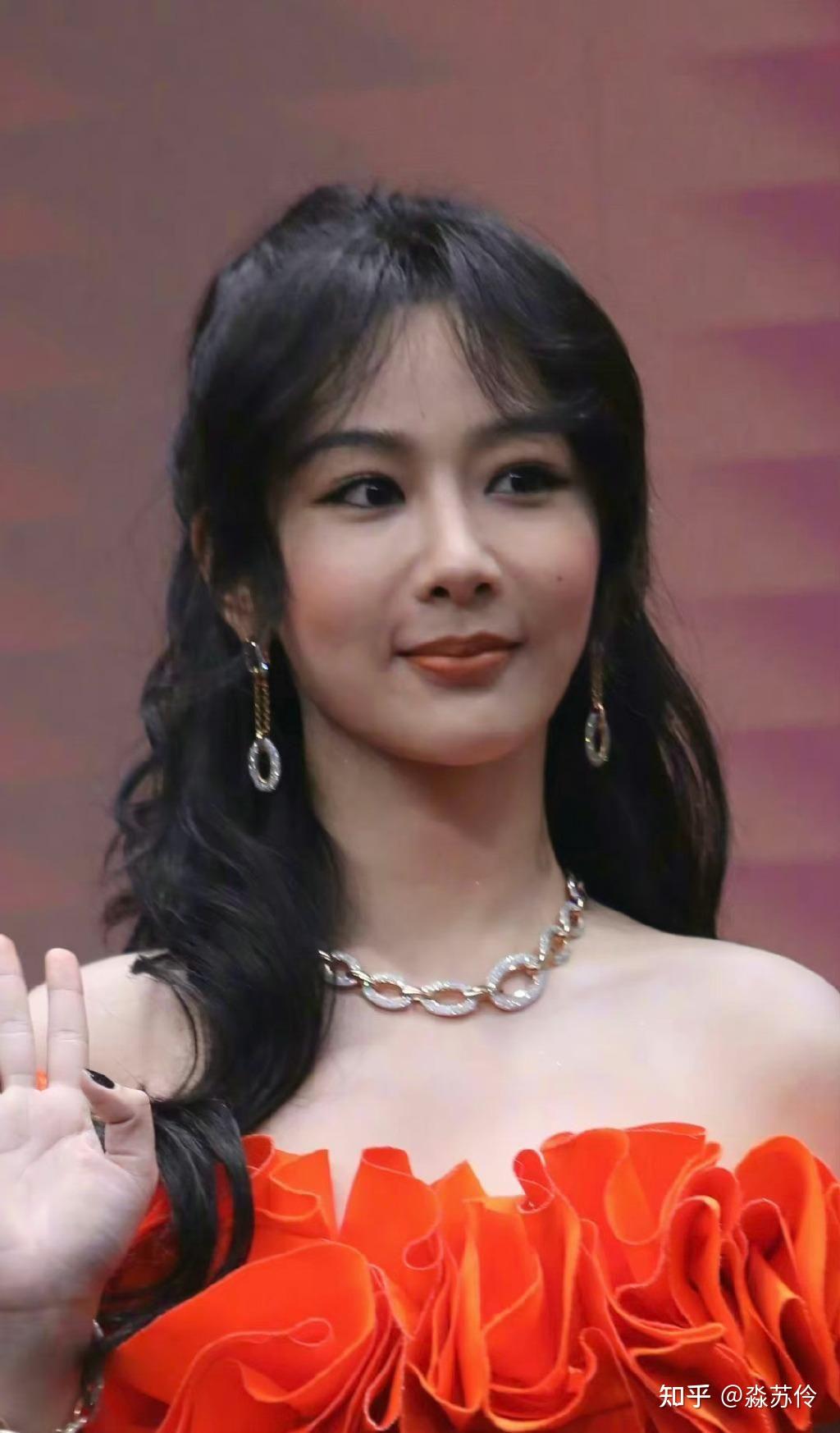 你们觉得杨紫这次红毯怎么样,以及这几年她的变化怎么样啊? - 知乎