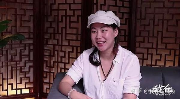 一个超然的姑娘在一座拥有着百年历史的将军邸经营着一家客栈