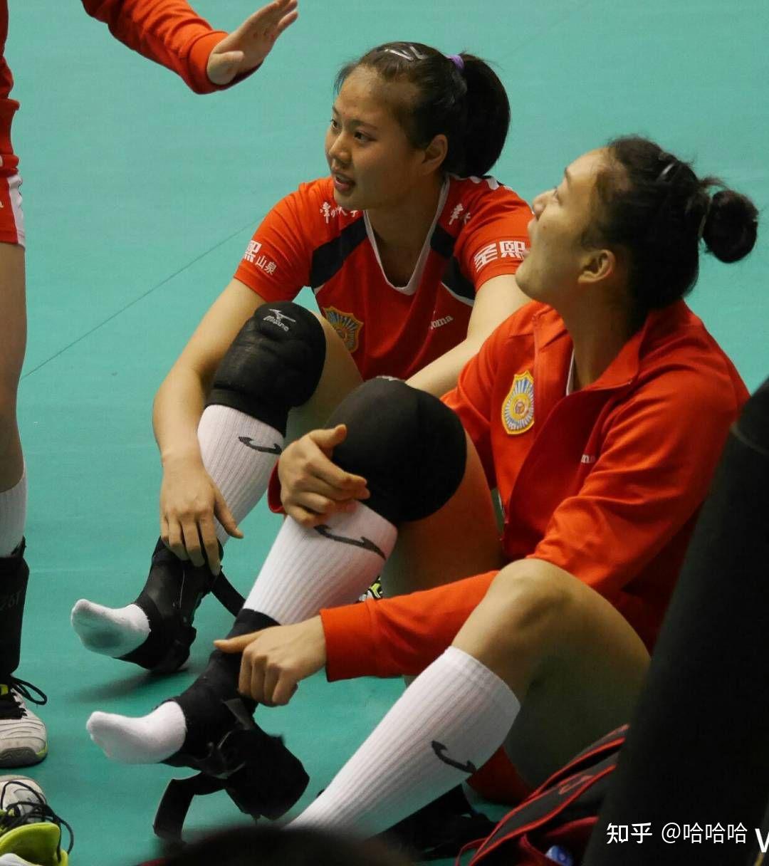 经常穿排球专业长袜和戴厚护具的女排运动员难道很容易得脚气吗如果是