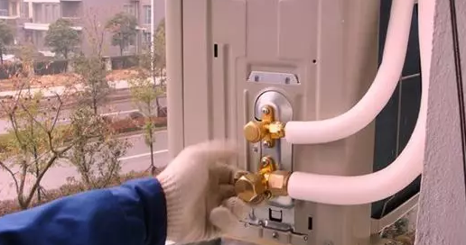 怎样装空调的方法与步骤 v2-c7ed4a4f3c2dbff671d93caa9106e363_1440w.jpg