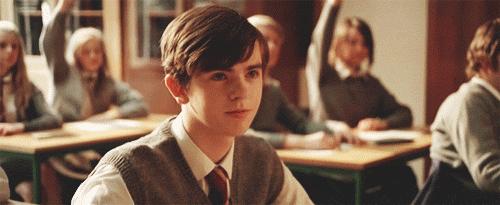 有哪些男主很帅的外国电影电视剧?