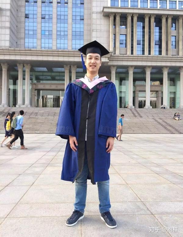 审判长看笔录断案被告人发言权求都求不来