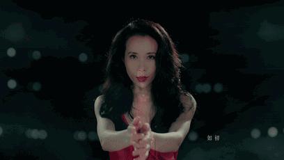 “双刀火鸡”莫文蔚：敢于献丑的女孩，都像一碗黯然销魂饭 - 知乎
