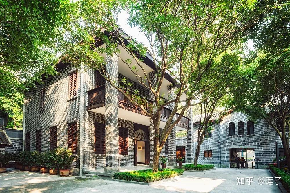 重庆人民列队,舞龙向这些帮助中国人的真正盟友致敬上清寺的两