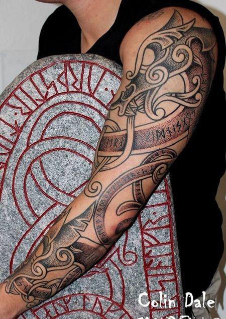 一个35岁的中年妇女突然在自己胸脯纹了一朵大玫瑰花,这是什么心态?