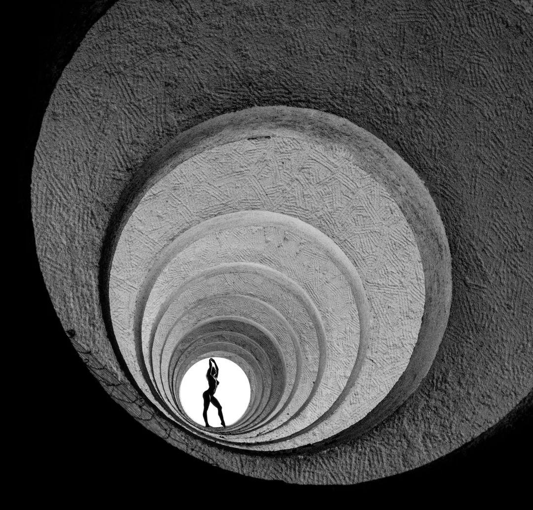 罗马尼亚摄影大师奥维·d·波普:坚持梦想,梦想就会被摄影点亮!