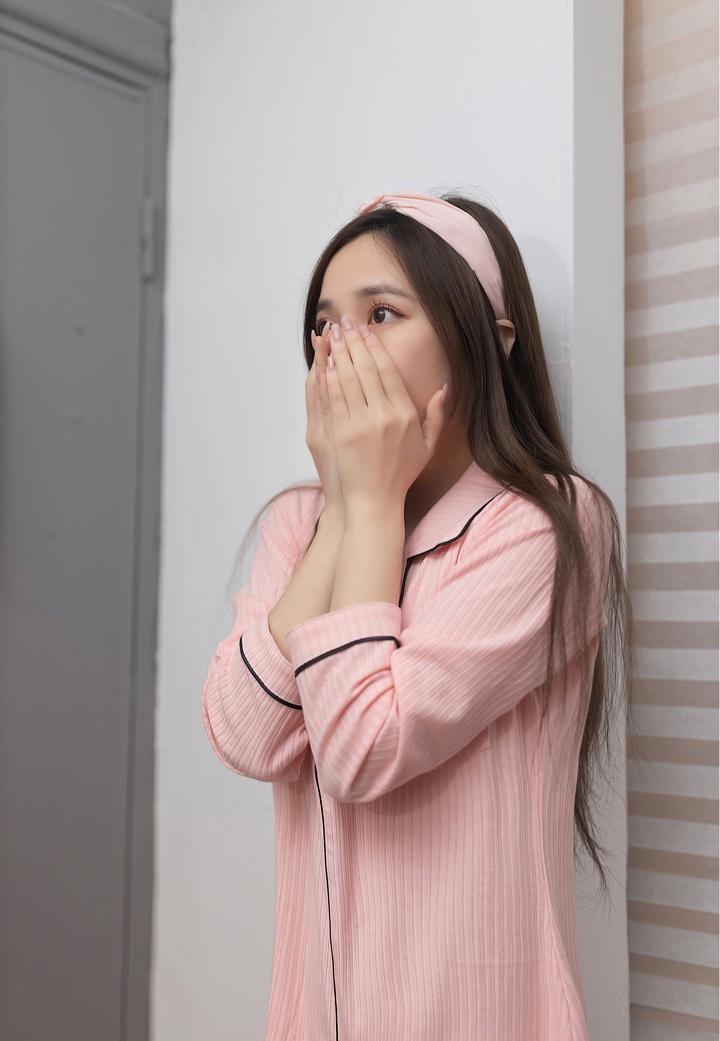 秀人第3142期鱼子酱fish睡衣系列写真