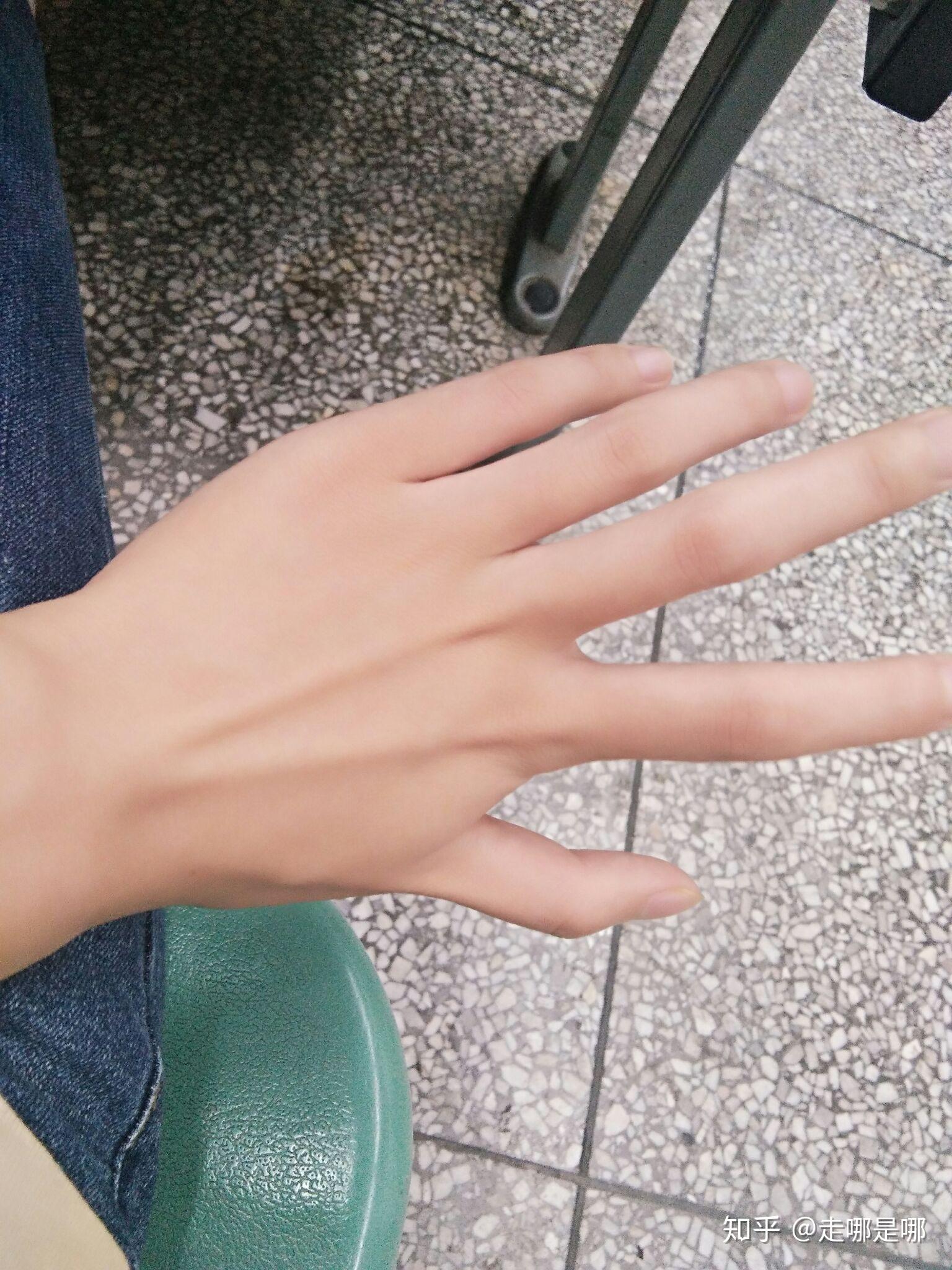 女生手比较大是什么体验?男生怎么看? - 知乎