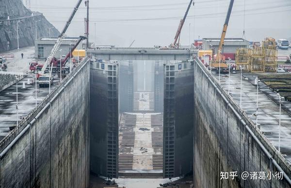 三峡船闸40层楼高,货轮如何通过?答案揭晓,中国智慧令世界赞叹 - 知乎