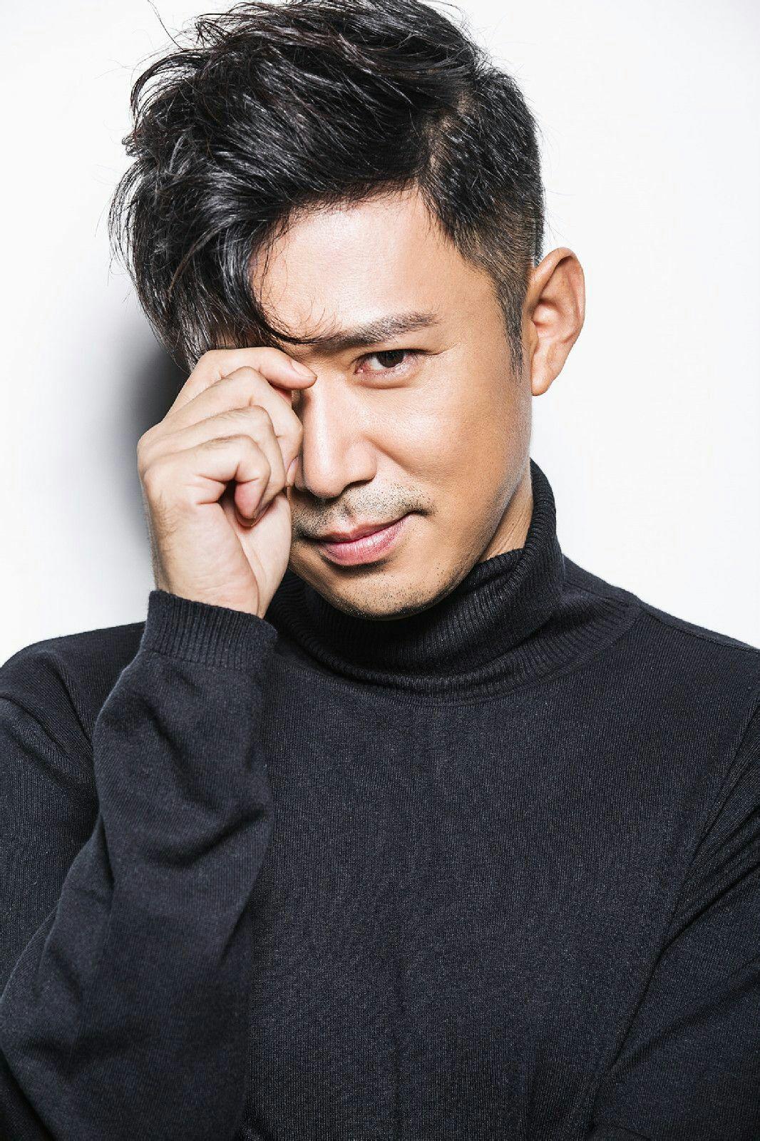 看了大家的评论才知道高鑫老师是为了拍太子这个角色故意增肥的,请