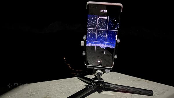 人像模式,也是调用长焦镜头,模拟虚化效果:iphone 12 pro max主摄的