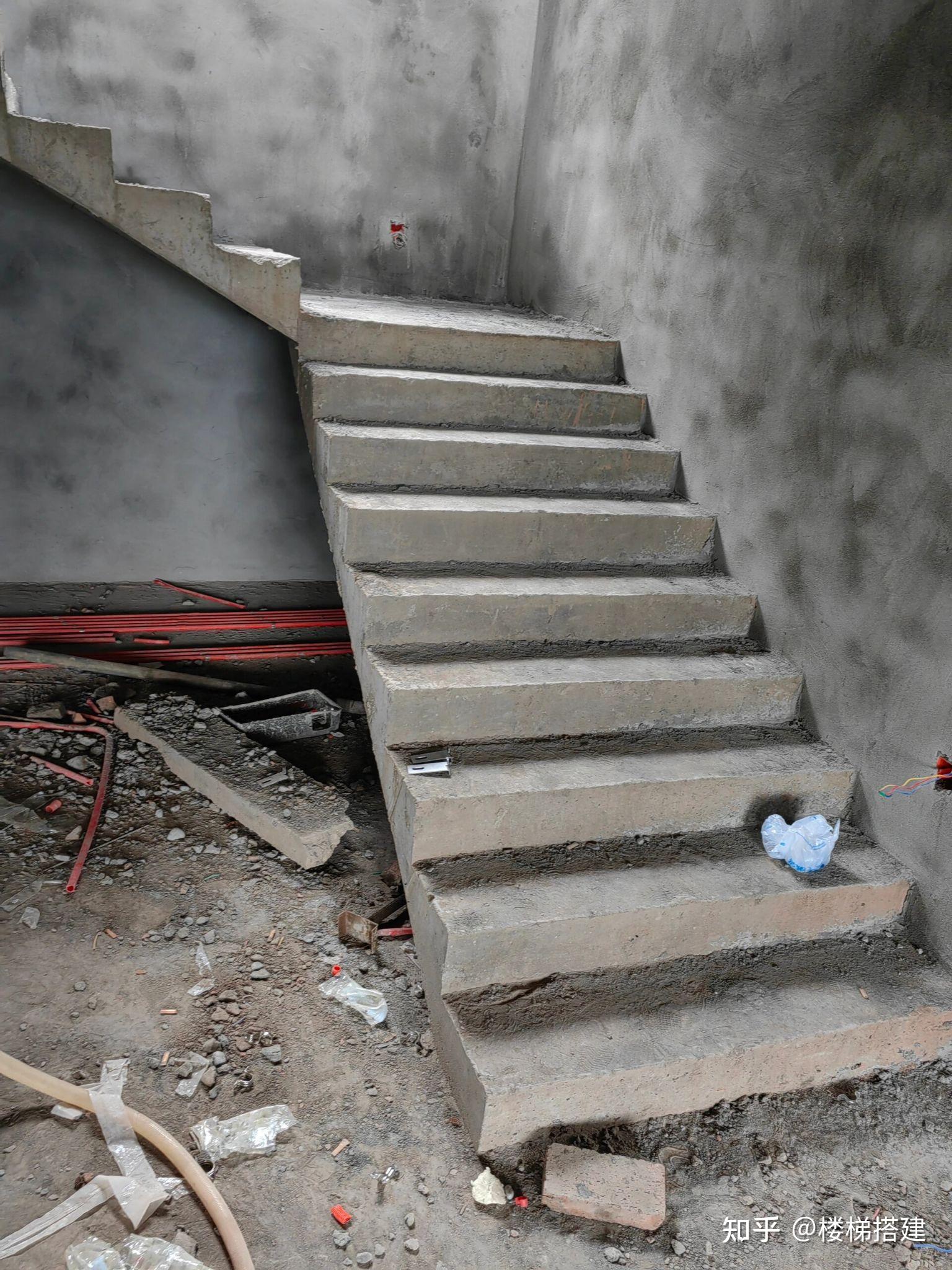 小户型复式楼楼梯设计要怎么做更好看? - 知乎