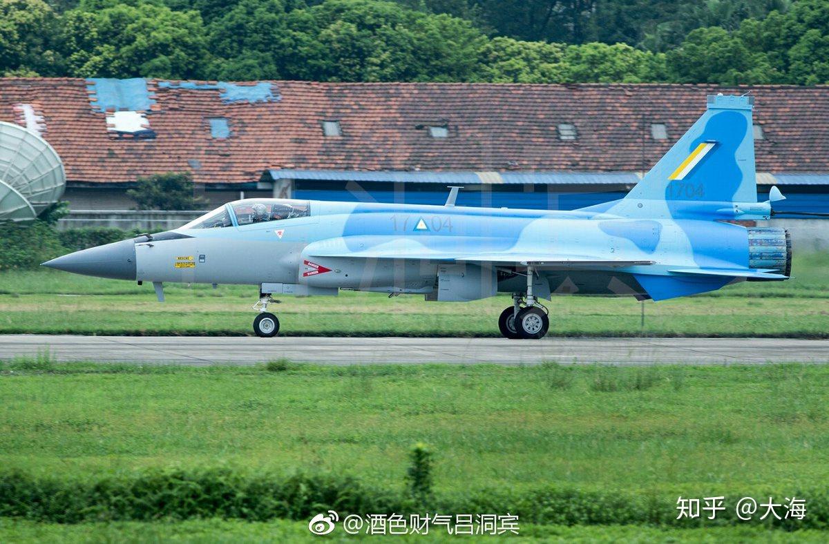 缅甸空军建军节秀枭龙jf