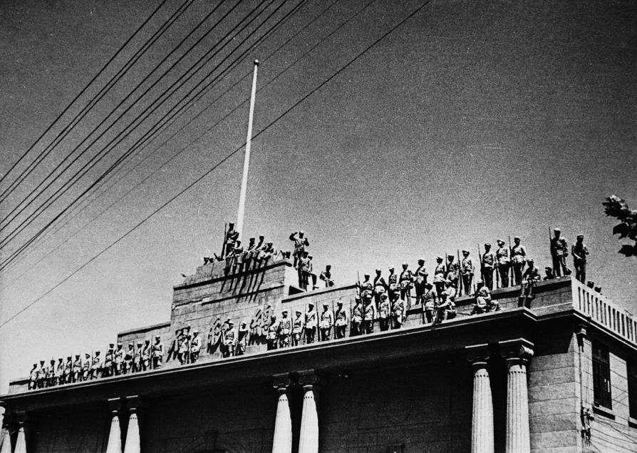 苏军插旗国会大厦图片图片