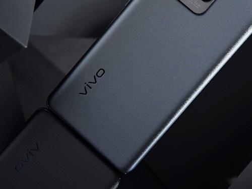 vivos15pro耀黑图赏百搭配色不止小姐姐爱