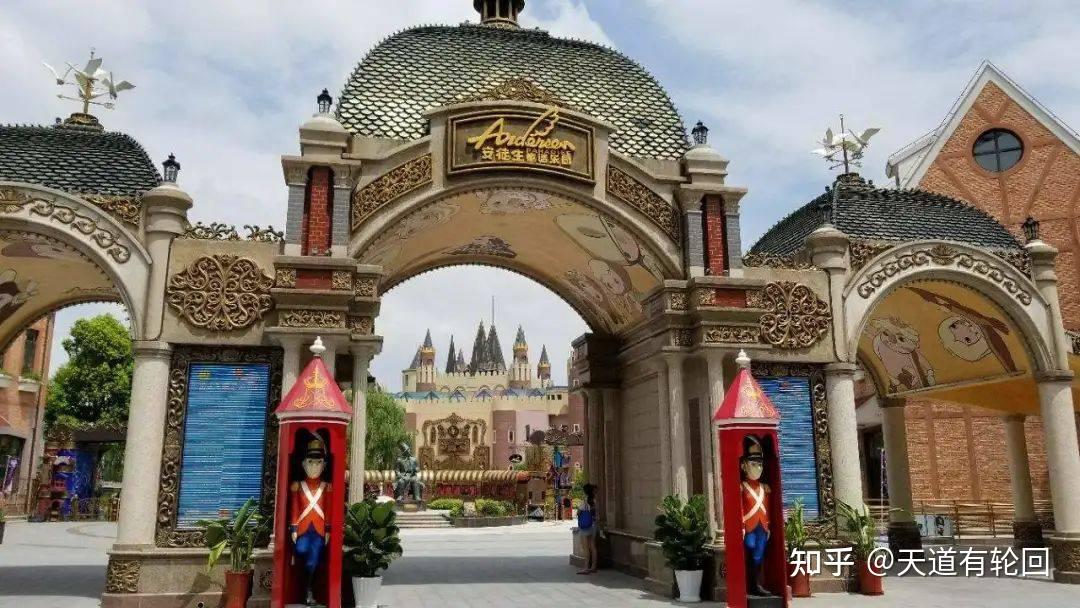 谢咏老师简介,上海值得去的景点有哪些地方