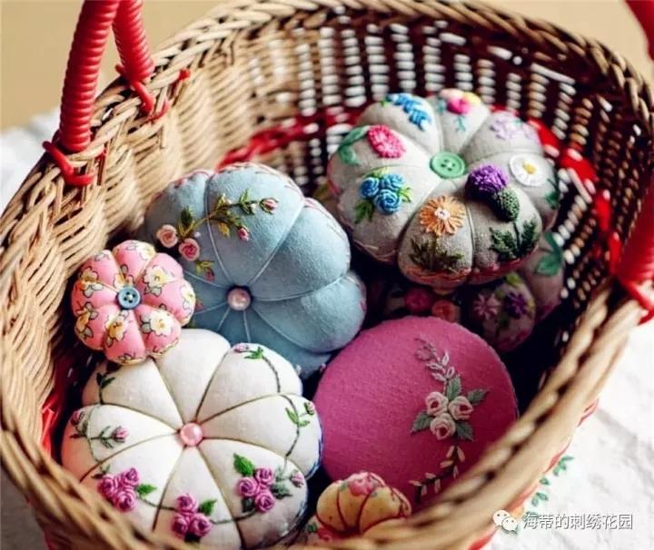 How to Make a Petal Pincushion! 