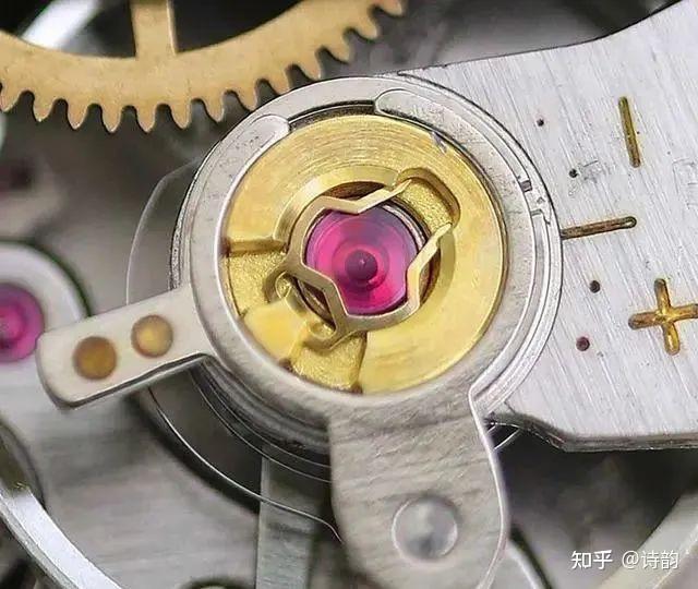 腕表机芯避震器的结构类型和作用