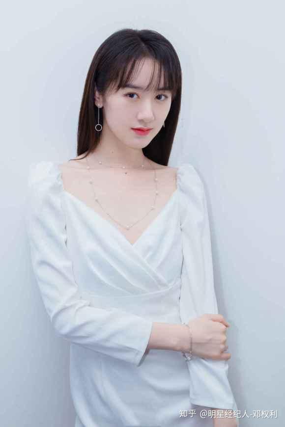 艺正星娱明星代言费经纪公司明星代言费用找明星代言多少钱明星代言费