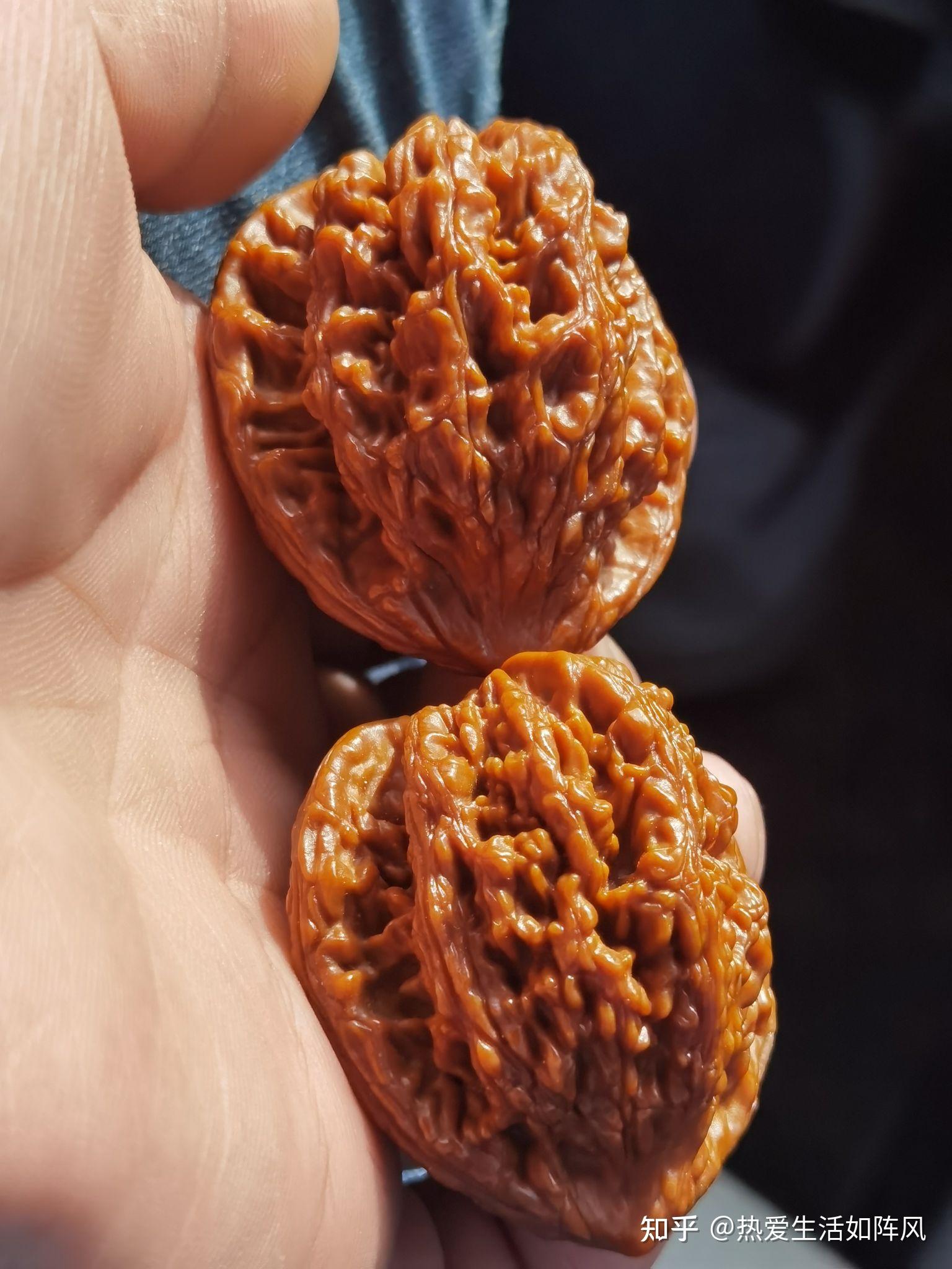 文玩核桃堂虎这个品种怎么样啊 是打药的变异虎头吗?