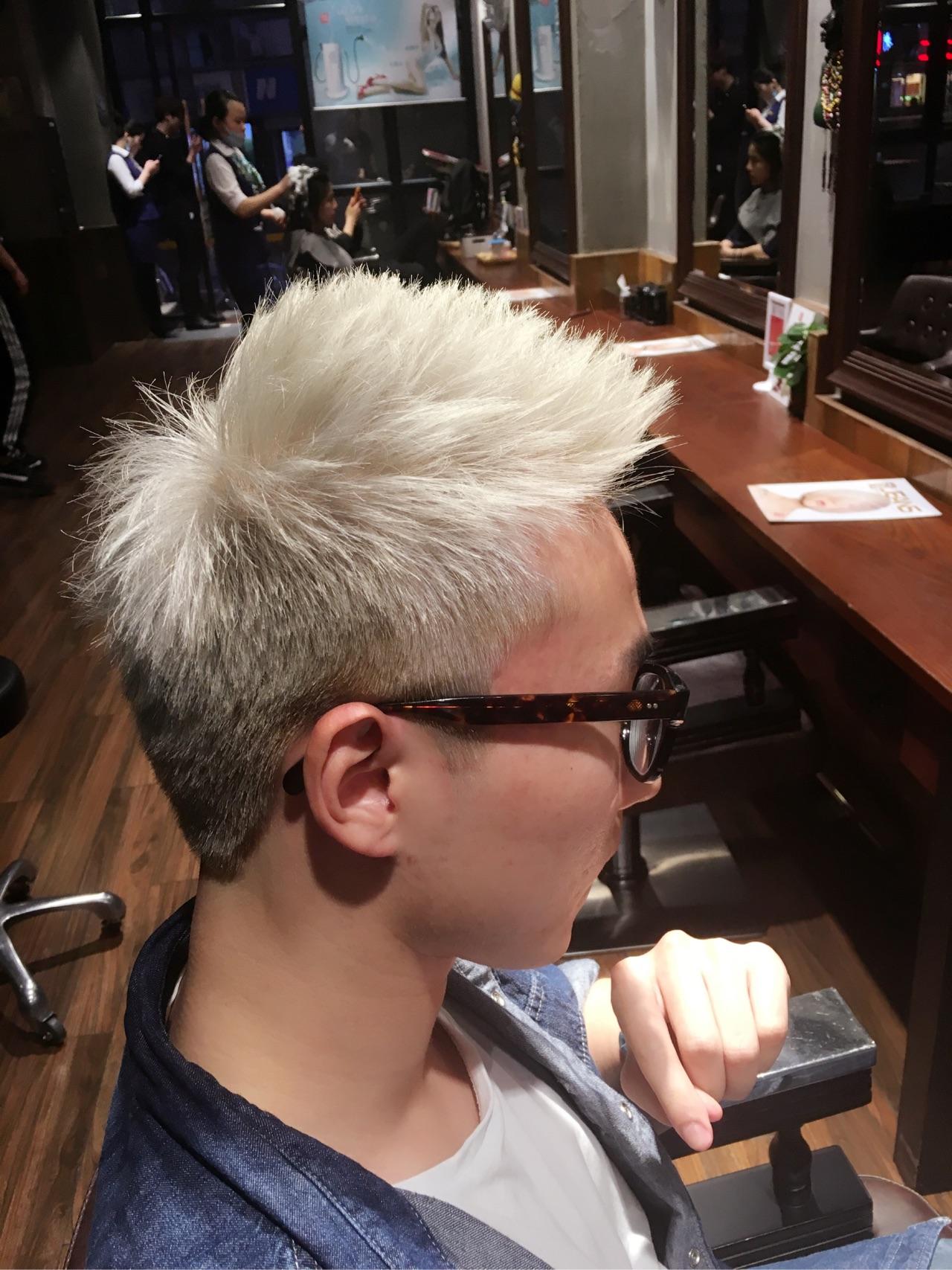 男生染灰白色头发是什么样的体验
