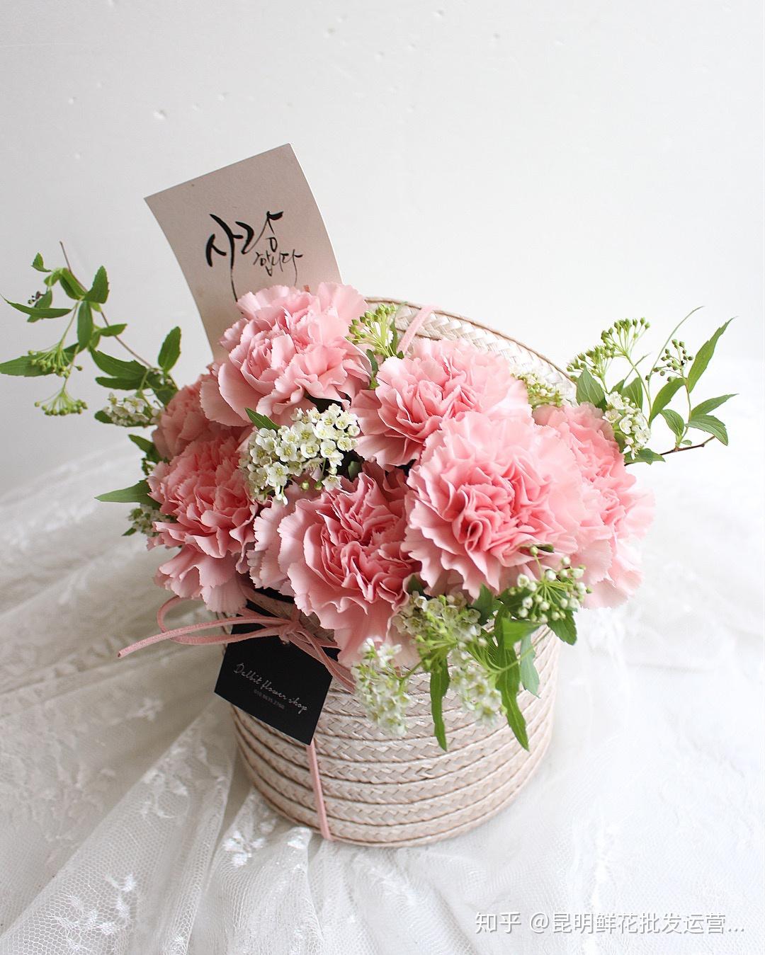 【母亲节康乃馨专场】藤编花篮康乃馨——更有韵味